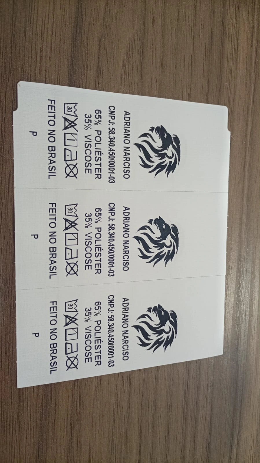 Etiquetas para peças de confecção